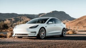 Tesla сделает общедоступной информацию, которую собирают автомобили